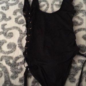 Fashion nova swimsuit